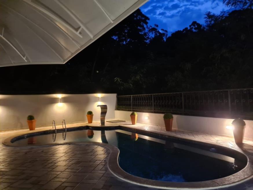 Foto ilustrativa 12 - CASA c/ 421m² – COND. SÃO PAULO II (Granja Viana)