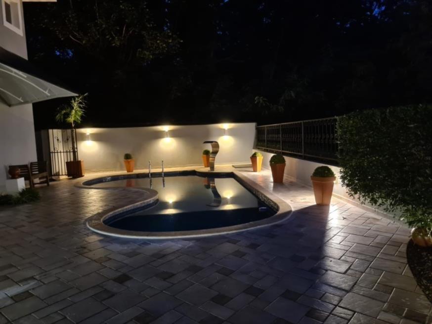 Foto ilustrativa 15 - CASA c/ 421m² – COND. SÃO PAULO II (Granja Viana)