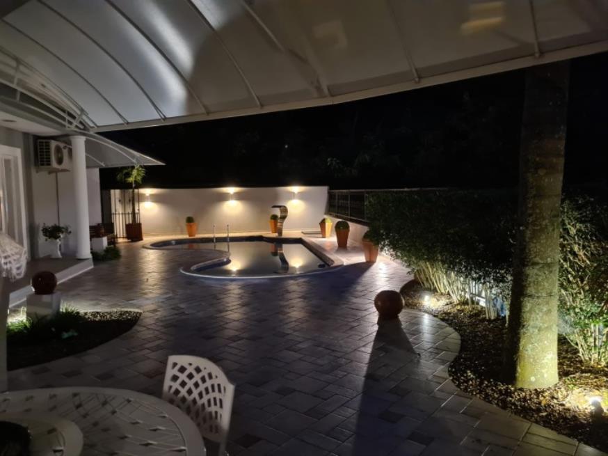Foto ilustrativa 20 - CASA c/ 421m² – COND. SÃO PAULO II (Granja Viana)