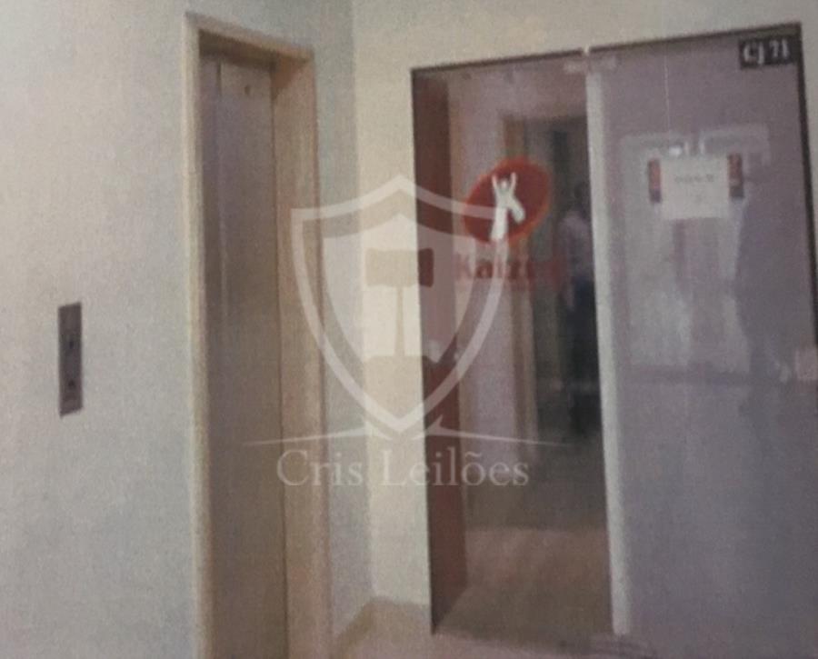 República- Conjunto nº 70 Sala Comercial - 98 m², localizado em São Paulo - SP
